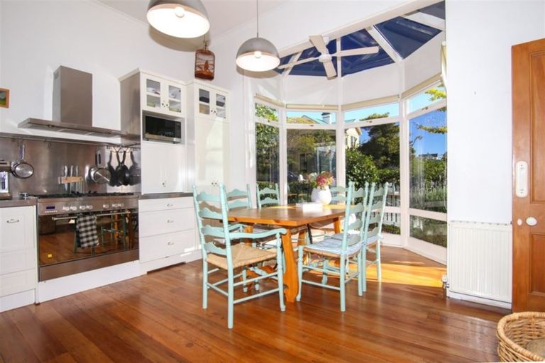 Photo of property in 209 Collingwood Street, Nelson South, Nelson, 7010