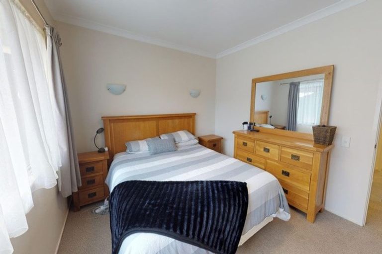 Photo of property in 1/2 Calluna Crescent, Totara Heights, Auckland, 2105