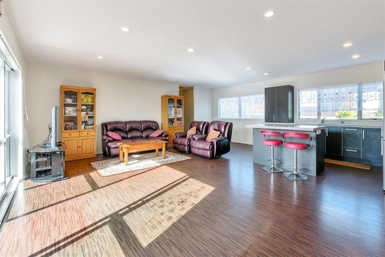 Photo of property in 139 Albany Highway, Unsworth Heights, Auckland, 0632