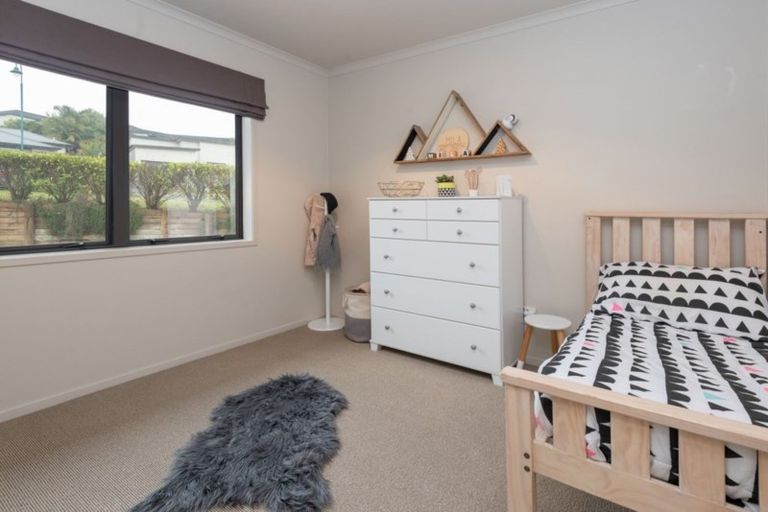 Photo of property in 8 Arthur Carwen Place, Pukekohe, 2120