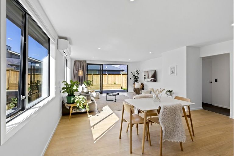 Photo of property in 29 Shepherd Road, Jacks Point, Queenstown, 9371