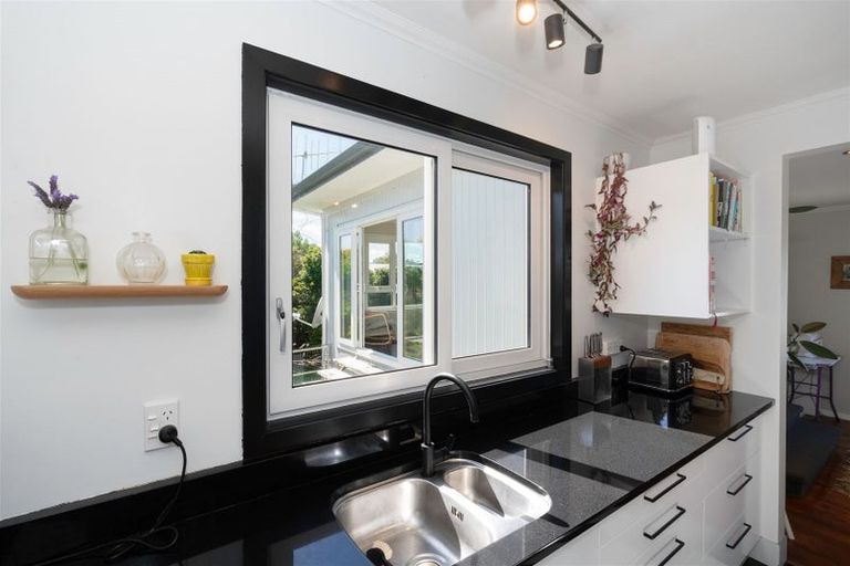 Photo of property in 11 Titoki Road, Raumati Beach, Paraparaumu, 5032