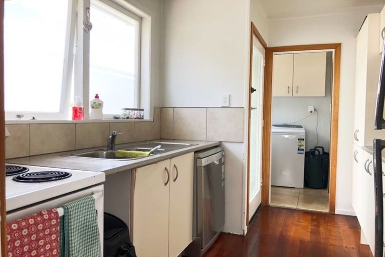 Photo of property in 24 Matama Road, Glen Eden, Auckland, 0602