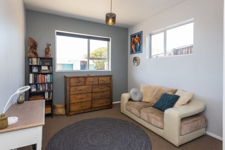 Photo of property in 487 Marine Parade, South New Brighton, Christchurch, 8062
