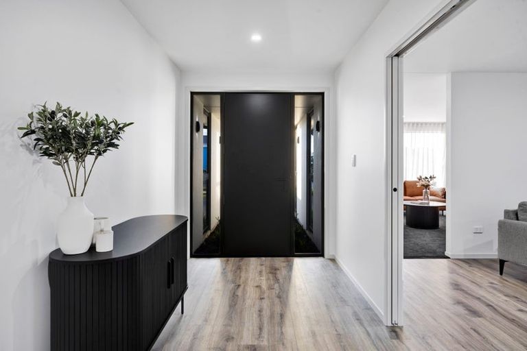 Photo of property in 74 Turuturu Road, Hawera, 4674