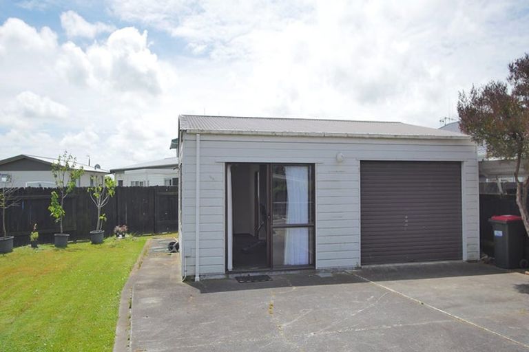 Photo of property in 3 Apollo Parade, Milson, Palmerston North, 4414