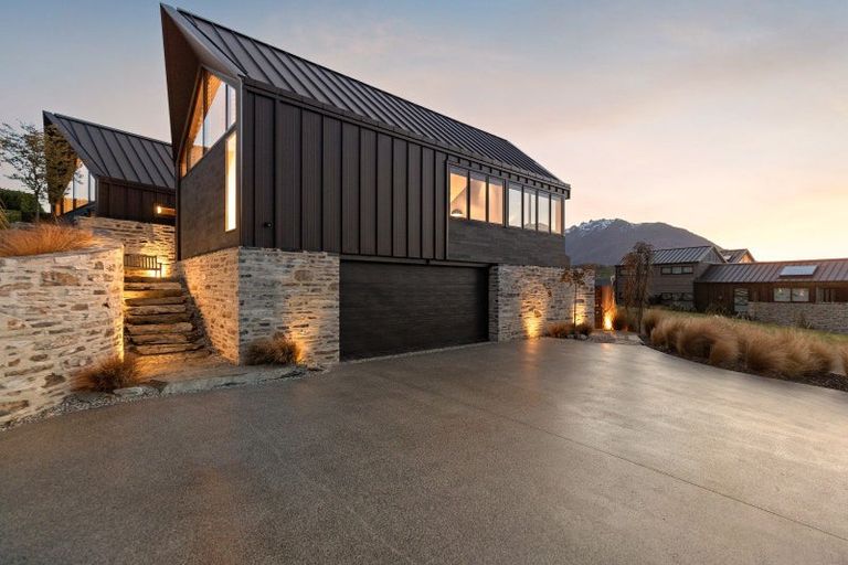 Photo of property in 39 Mcadam Drive, Jacks Point, Queenstown, 9371