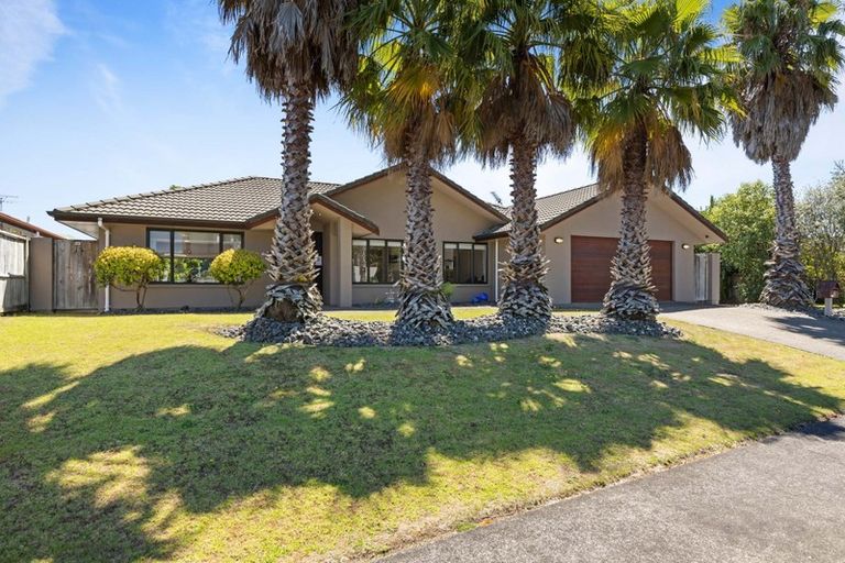 Photo of property in 4 Jade Court, Rosedale, Auckland, 0632