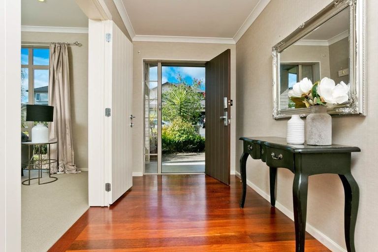 Photo of property in 7 Wye Oak Drive, Schnapper Rock, Auckland, 0632