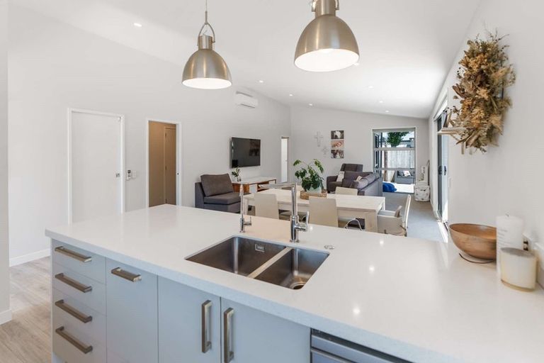 Photo of property in 44 Marion Crescent, Papamoa Beach, Papamoa, 3118