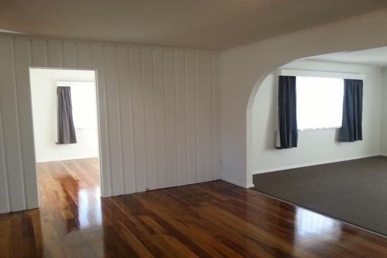 Photo of property in 29 Sutton Crescent, Papakura, 2110