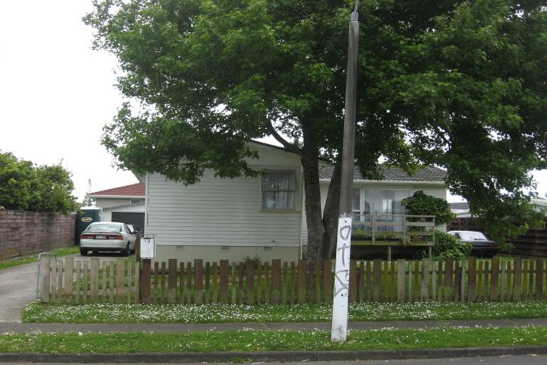 Photo of property in 13 Burbank Avenue, Manurewa, Auckland, 2102