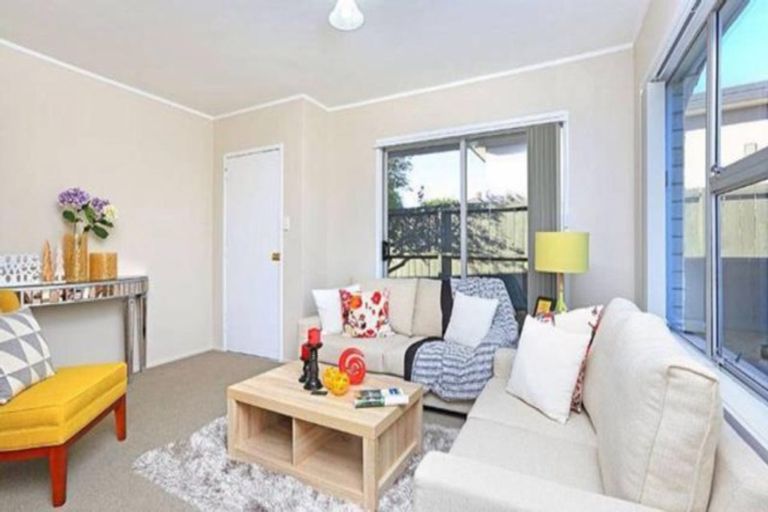 Photo of property in 4/3 Corin Avenue, Manurewa, Auckland, 2102