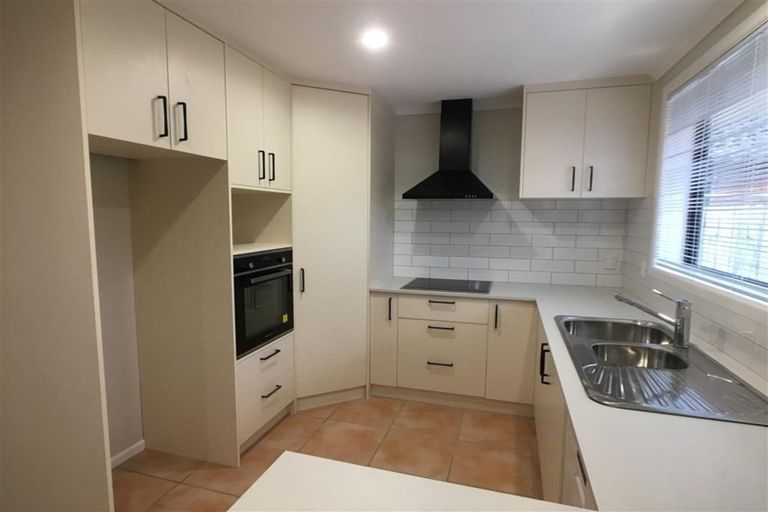Photo of property in 10 Mt Lebanon Crescent, The Gardens, Auckland, 2105