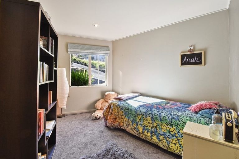 Photo of property in 57a Ribbonwood Crescent, Goodwood Heights, Auckland, 2105