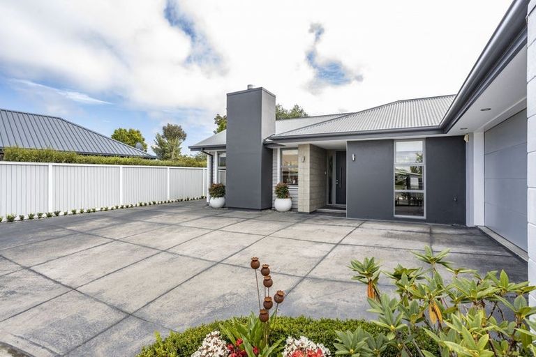 Photo of property in 15 Belgrave Drive, Rangiora, 7400