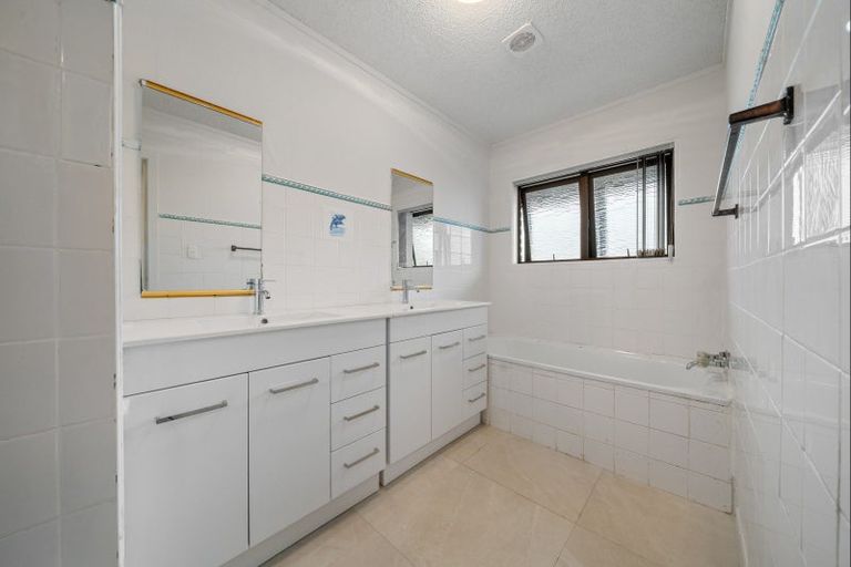 Photo of property in 12b Bronte Place, Whalers Gate, New Plymouth, 4310