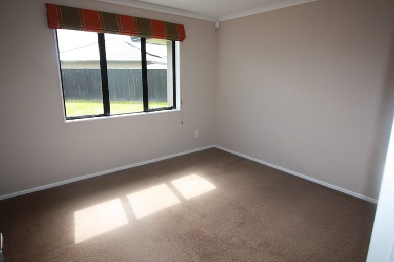 Photo of property in 17 Cleveland Heights, Kelvin Grove, Palmerston North, 4414