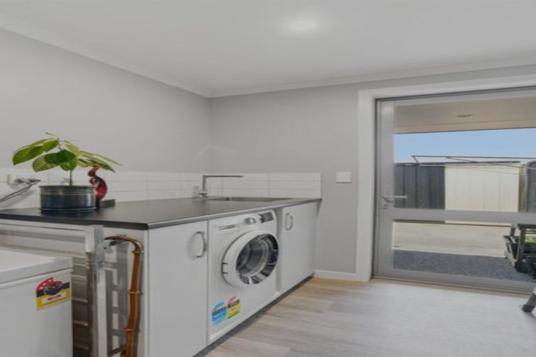 Photo of property in Waterview Estate, 28/4 Greystone Place, Omokoroa, 3114