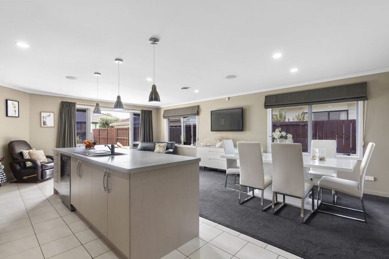 Photo of property in 17 Farleigh Close, Huntington, Hamilton, 3210