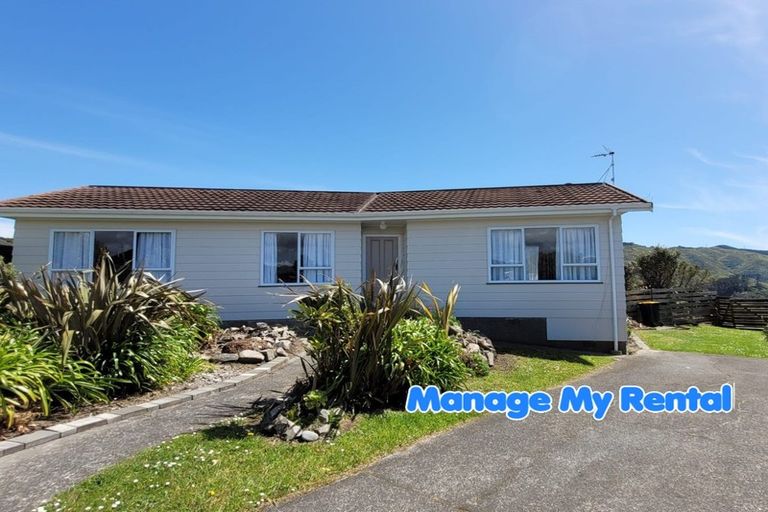 Photo of property in 22 Jasmine Grove, Maungaraki, Lower Hutt, 5010
