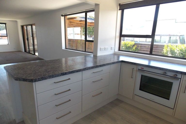 Photo of property in 64 Golders Road, Elderslea, Upper Hutt, 5018