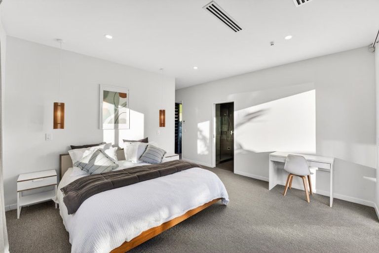Photo of property in 73 Warman Road, Okura, Albany, 0792