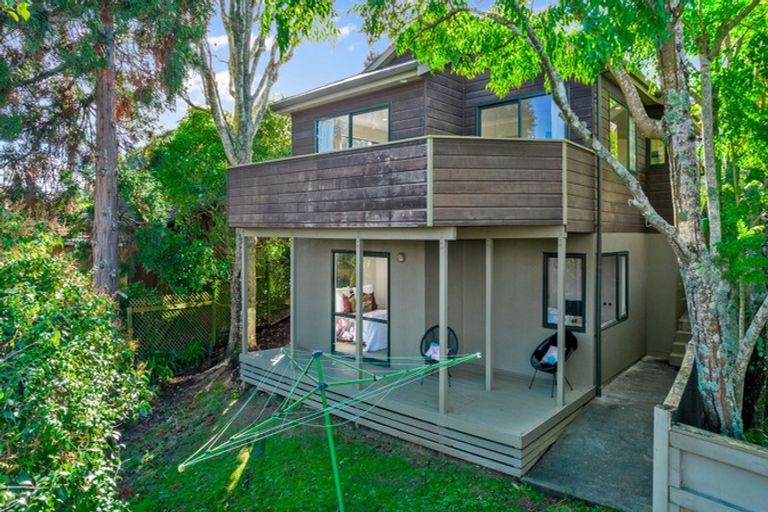 Photo of property in 2/21 Tobruk Crescent, Milford, Auckland, 0620