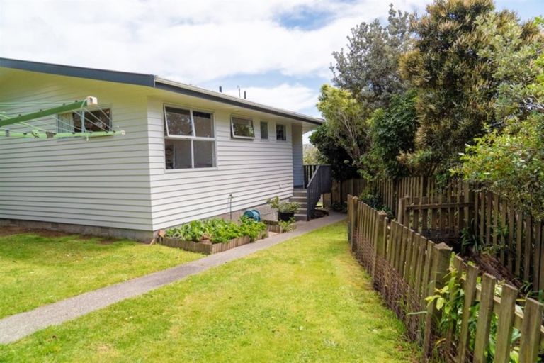 Photo of property in 5 Quinn Grove, Ranui, Porirua, 5024