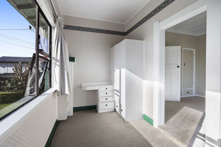 Photo of property in 5 Egmont Street, Hawera, 4610