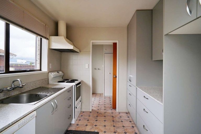 Photo of property in 1/69 Denise Crescent, Hornby, Christchurch, 8042