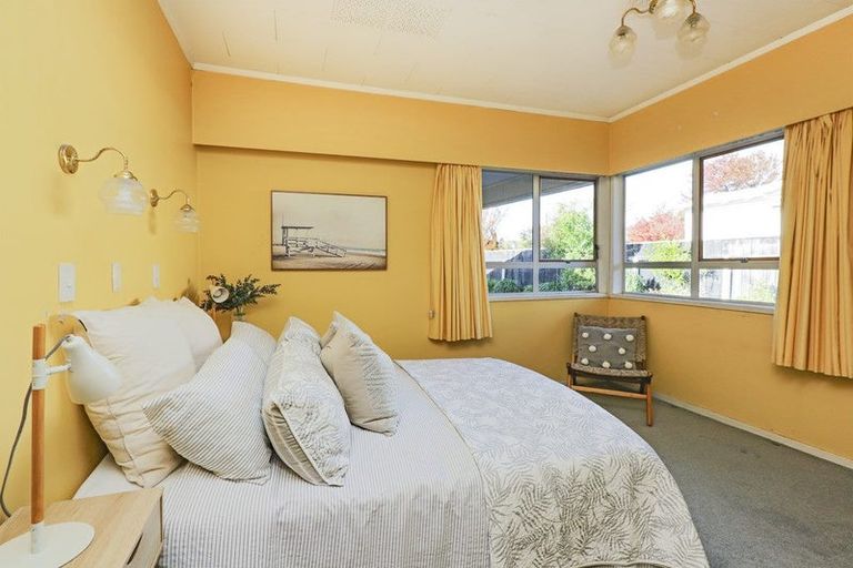 Photo of property in 2/6 Lindsay Street, Havelock North, 4130
