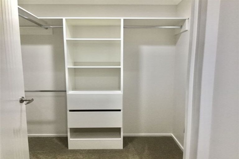 Photo of property in 4223a Great North Road, Glendene, Auckland, 0602