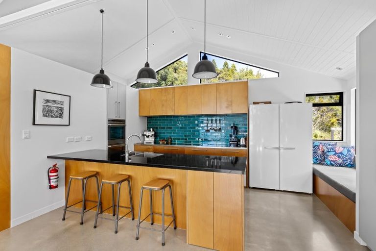 Photo of property in 28 Opahi Bay Road, Mahurangi West, Warkworth, 0983