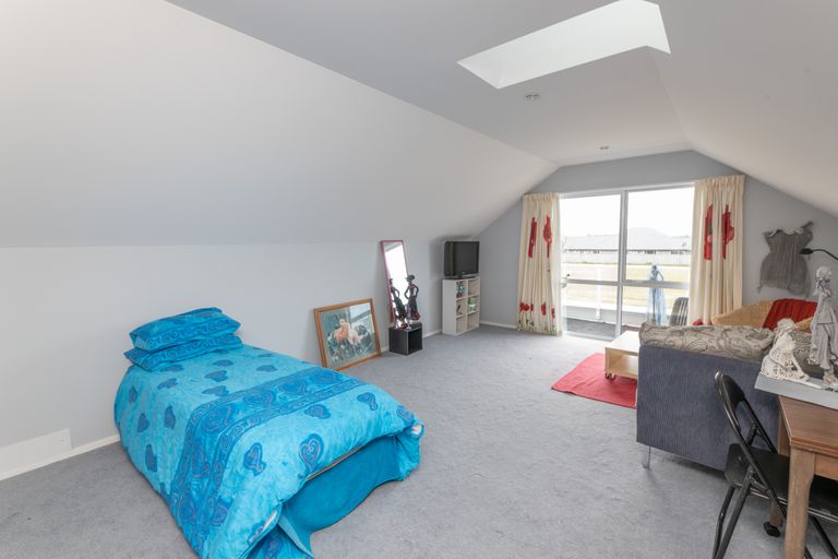 Photo of property in 3 Te Wairewa Street, Pegasus, 7612