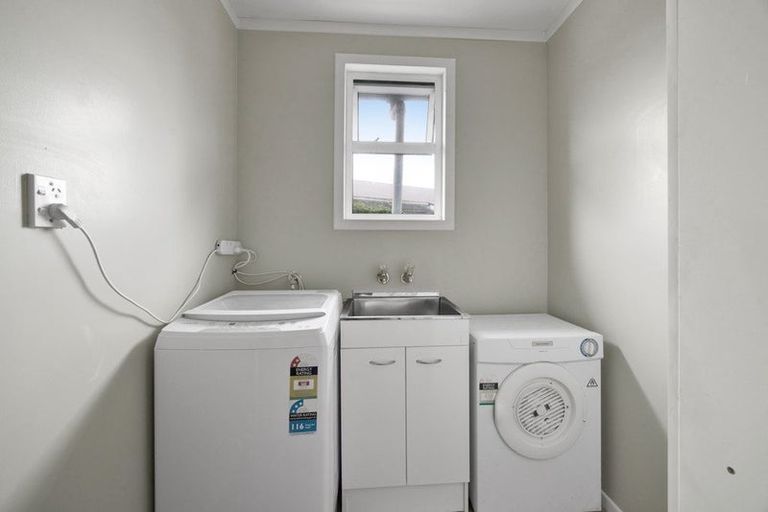 Photo of property in 85 Collins Street, Hawera, 4610