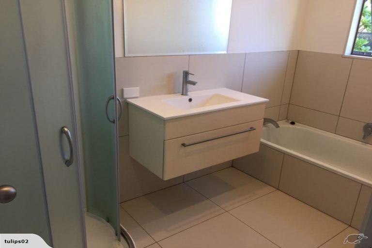 Photo of property in 1/9 Rewarewa Road, Te Atatu Peninsula, Auckland, 0610