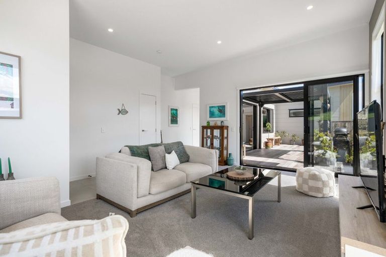 Photo of property in 5 Pinnacles Lane, Pauanui, 3579