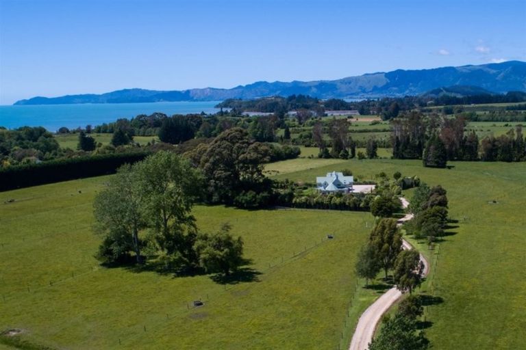 Photo of property in 120 Patons Rock Road, Patons Rock, Takaka, 7182