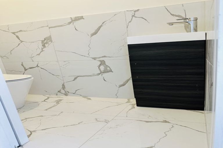 Photo of property in 51b Glendene Avenue, Glendene, Auckland, 0602