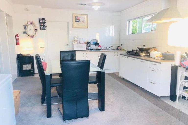 Photo of property in 307 Sunset Road, Sunnynook, Auckland, 0632