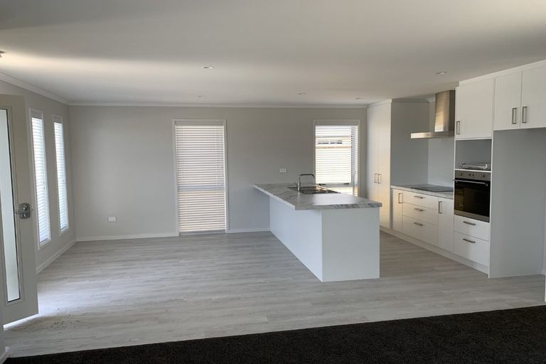 Photo of property in 180 Te Okuroa Drive, Papamoa, 3118