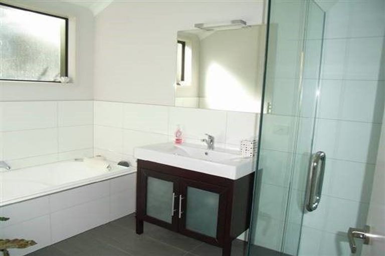 Photo of property in 9a Gillean Street, Havelock North, 4130