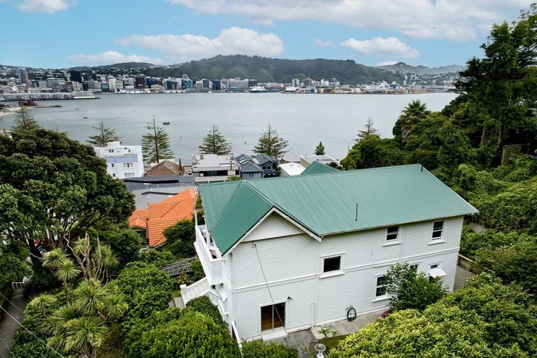 Photo of property in 17 Grass Street, Oriental Bay, Wellington, 6011