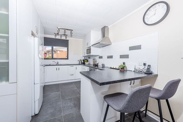 Photo of property in 30 Caribbean Drive, Unsworth Heights, Auckland, 0632