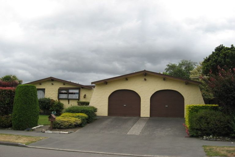 Photo of property in 14 Juniper Place, Burnside, Christchurch, 8053