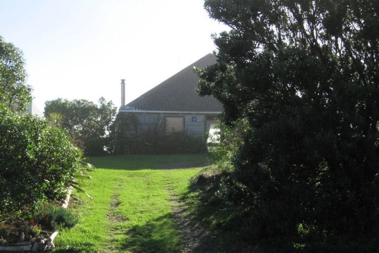 Photo of property in 99 Field Way, Waikanae Beach, Waikanae, 5036