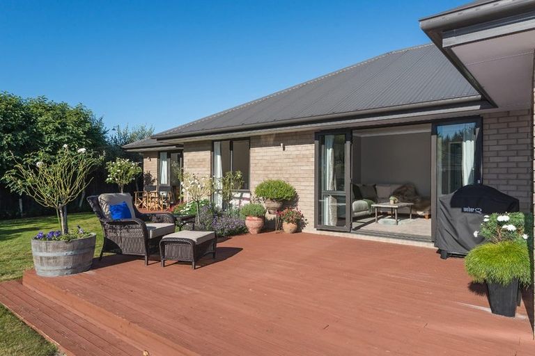 Photo of property in 3 Reka Street, Parklands, Christchurch, 8083