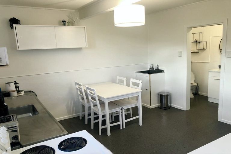 Photo of property in 70 Melbourne Road, Island Bay, Wellington, 6023