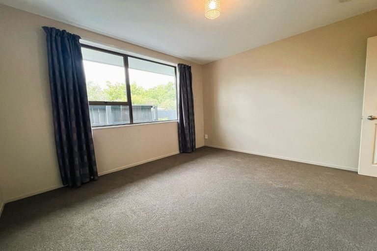 Photo of property in 2/41 Inwoods Road, Parklands, Christchurch, 8083